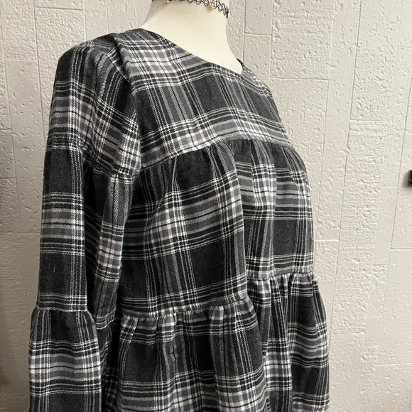 small plaid blouse - Picture 5 of 7